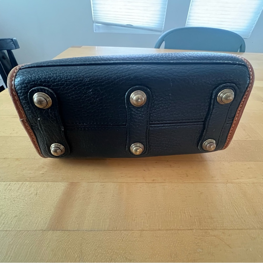 Dooney & Bourke VTG Essex Shoulder Bag Black Tan All Weather Leather USA Classic - Picture 4 of 6